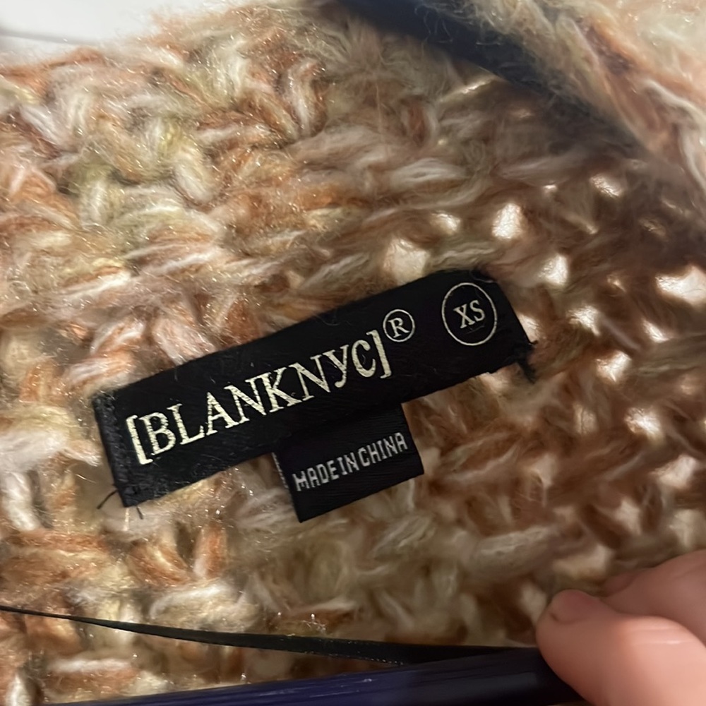 Chunky sweater. - Picture 3 of 3